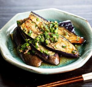 Eggplant Is Called The “King Of Vegetables” But Doctors Warn These 4 Groups Should Avoid Eating It Completely