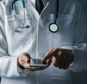 Doctors Say Many Cancer Patients Often Experience These 6 Symptoms In The Morning — And Most People Ignore Them